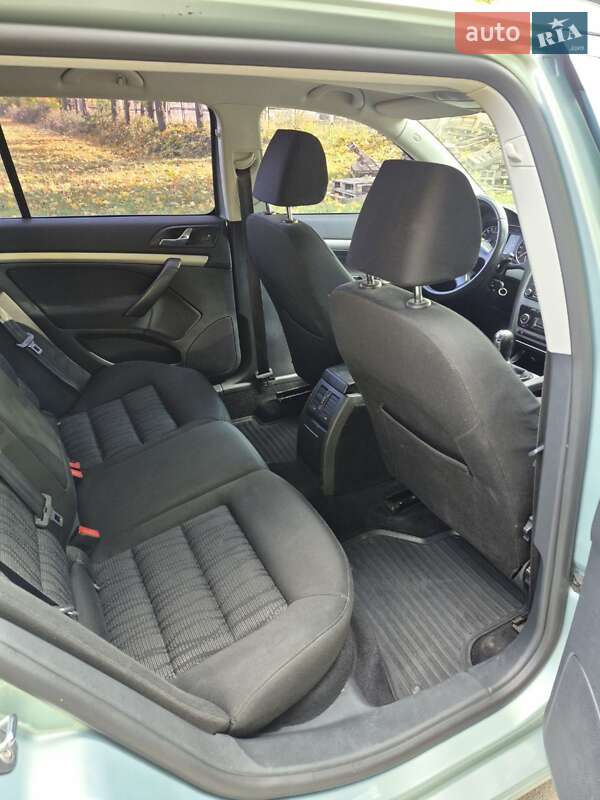 Универсал Skoda Octavia 2009 в Ровно