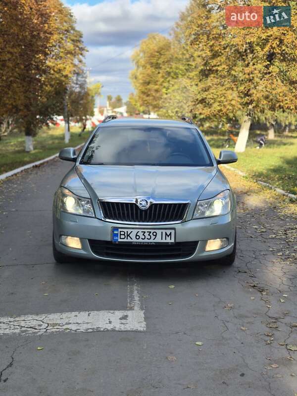Универсал Skoda Octavia 2009 в Ровно