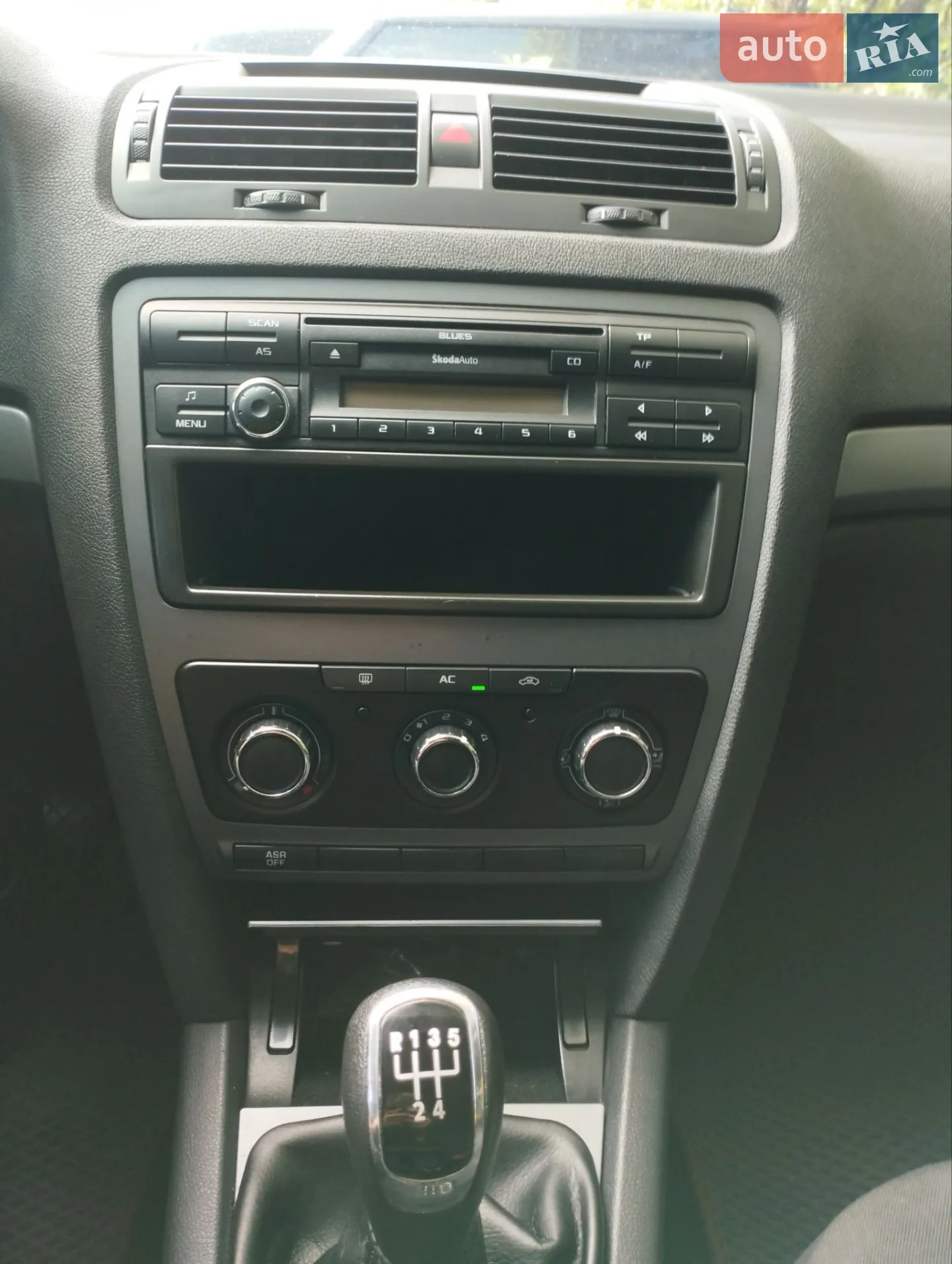 2011 Skoda Octavia - мініатюра 16