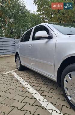 Лифтбек Skoda Octavia 2011 в 