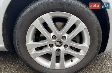 Лифтбек Skoda Octavia 2009 в 