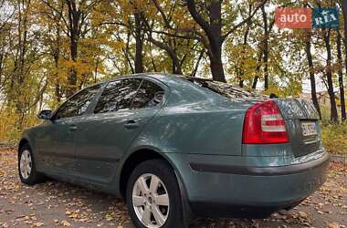 Ліфтбек Skoda Octavia 2004 в 