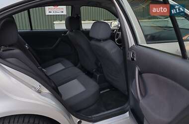 Ліфтбек Skoda Octavia 2005 в  фото 30 Ліфтбек Skoda Octavia 2005 в