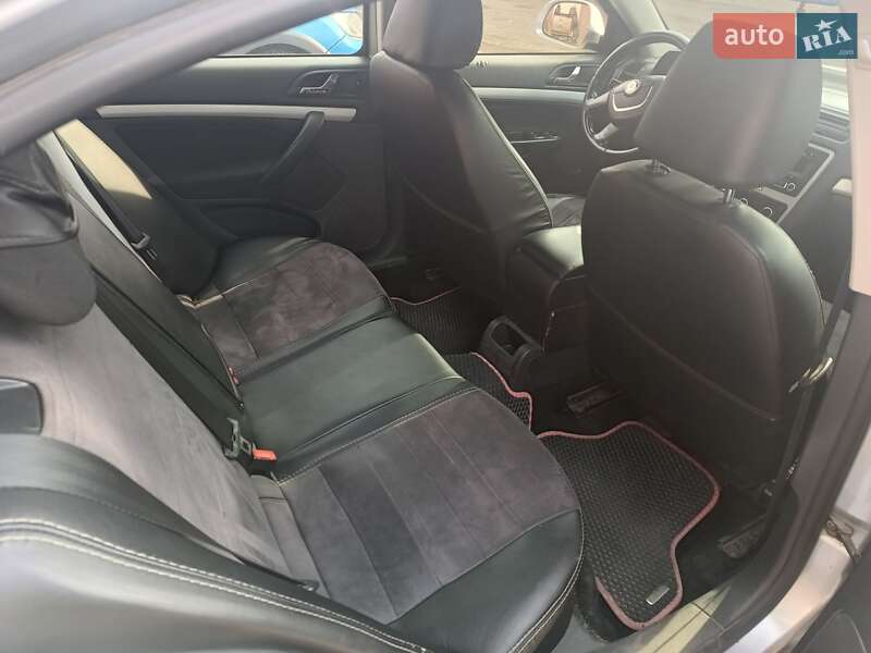 Лифтбек Skoda Octavia 2011 в Днепре