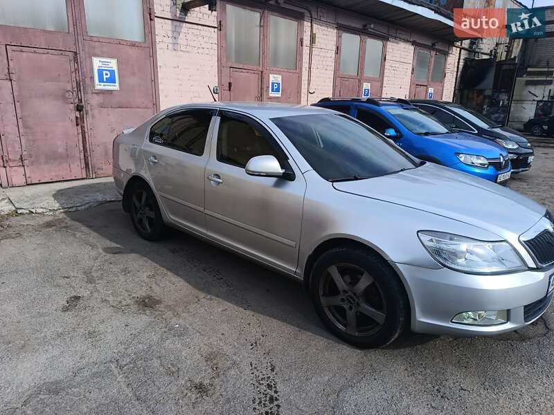 Лифтбек Skoda Octavia 2011 в Днепре