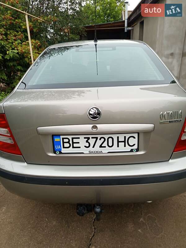 Лифтбек Skoda Octavia 2009 в 
