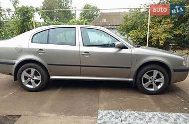 Лифтбек Skoda Octavia 2009 в 