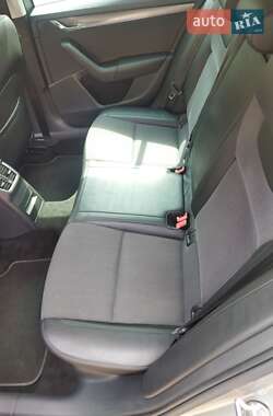 Універсал Skoda Octavia 2019 в  фото 17 Універсал Skoda Octavia 2019 в