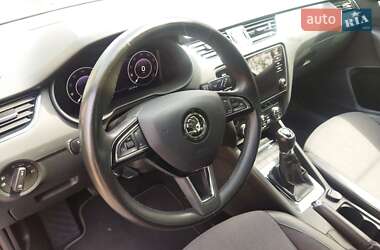 Універсал Skoda Octavia 2019 в  фото 28 Універсал Skoda Octavia 2019 в