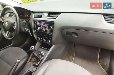 Універсал Skoda Octavia 2019 в  фото 47 Універсал Skoda Octavia 2019 в
