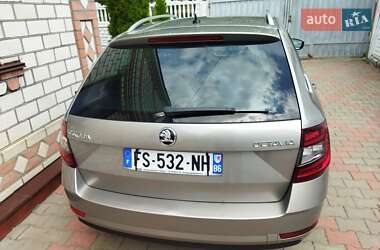Універсал Skoda Octavia 2019 в  фото 51 Універсал Skoda Octavia 2019 в