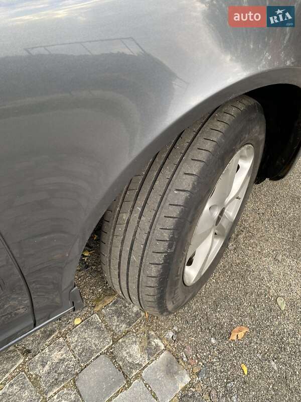 Універсал Skoda Octavia 2011 в Липовій Долині