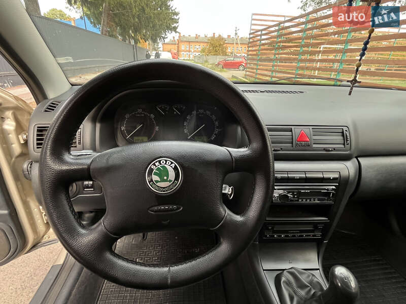 Ліфтбек Skoda Octavia 2005 в Володимирі