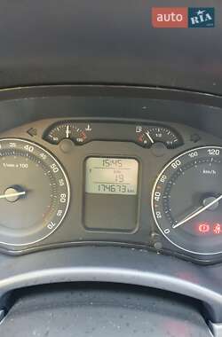 Лифтбек Skoda Octavia 2005 в  фото 36 Лифтбек Skoda Octavia 2005 в