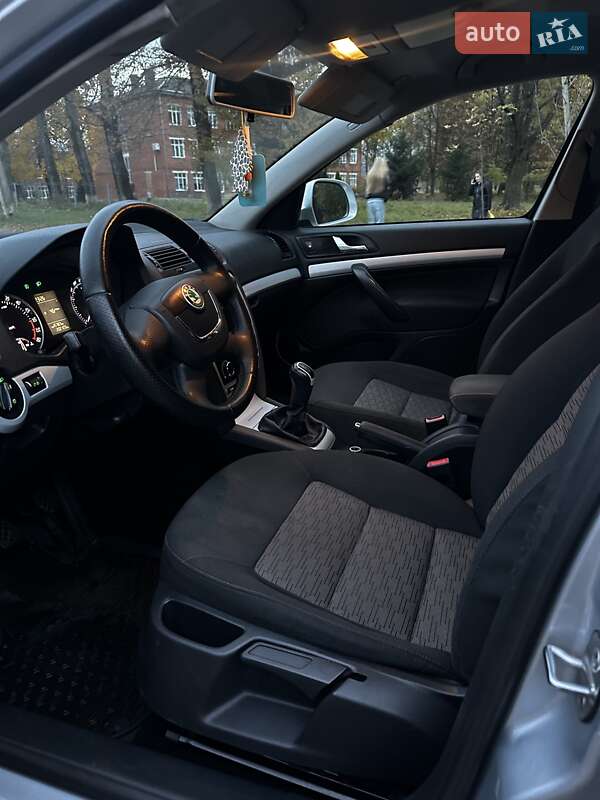Ліфтбек Skoda Octavia 2011 в Надвірній фото 15 Ліфтбек Skoda Octavia 2011 в Надвірній