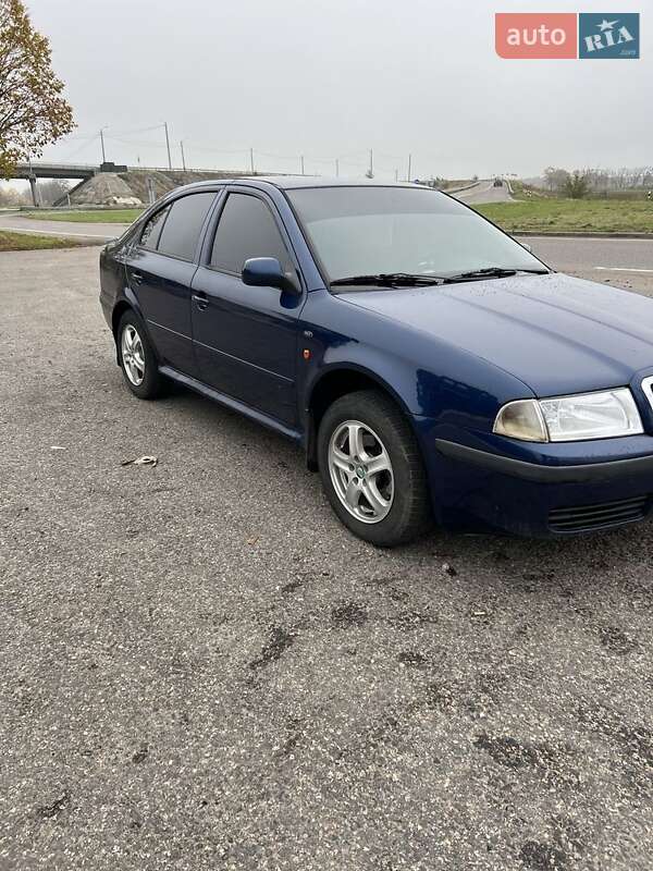 Лифтбек Skoda Octavia 2002 в Пятихатках