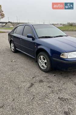 Лифтбек Skoda Octavia 2002 в  фото 2 Лифтбек Skoda Octavia 2002 в
