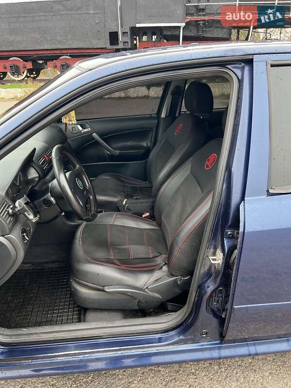 Лифтбек Skoda Octavia 2002 в Пятихатках