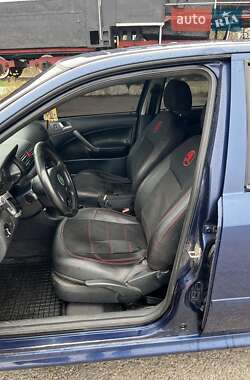 Лифтбек Skoda Octavia 2002 в  фото 6 Лифтбек Skoda Octavia 2002 в