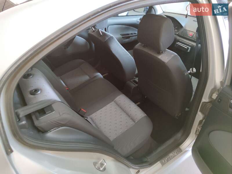 Ліфтбек Skoda Octavia 2006 в Дніпрі