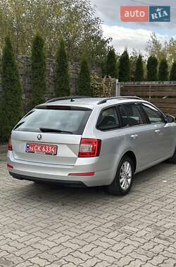 Універсал Skoda Octavia 2015 в  фото 38 Універсал Skoda Octavia 2015 в