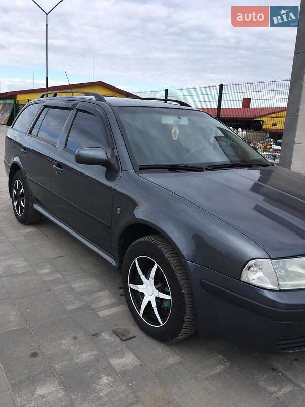 Универсал Skoda Octavia 2008 в Радехове