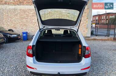 Універсал Skoda Octavia 2014 в  фото 24 Універсал Skoda Octavia 2014 в