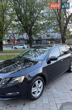 Универсал Skoda Octavia 2017 в Ужгороде