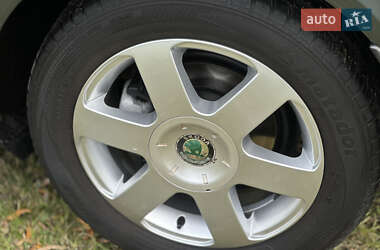 Універсал Skoda Octavia 2007 в  фото 12 Універсал Skoda Octavia 2007 в