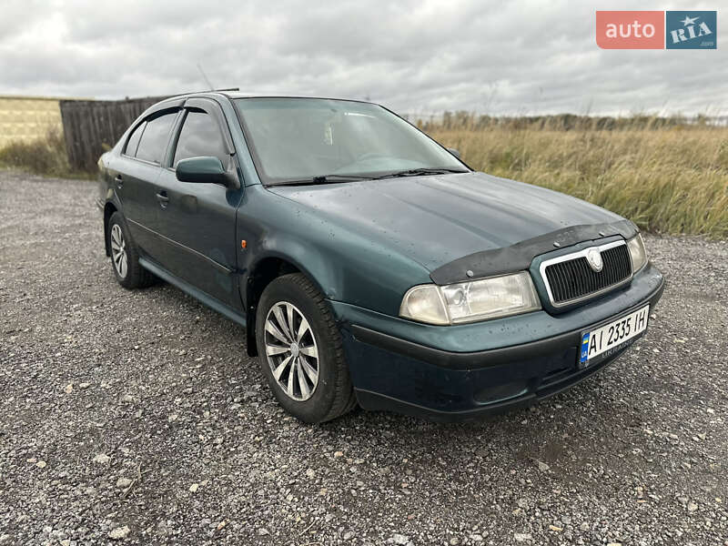 Лифтбек Skoda Octavia 1998 в Киеве