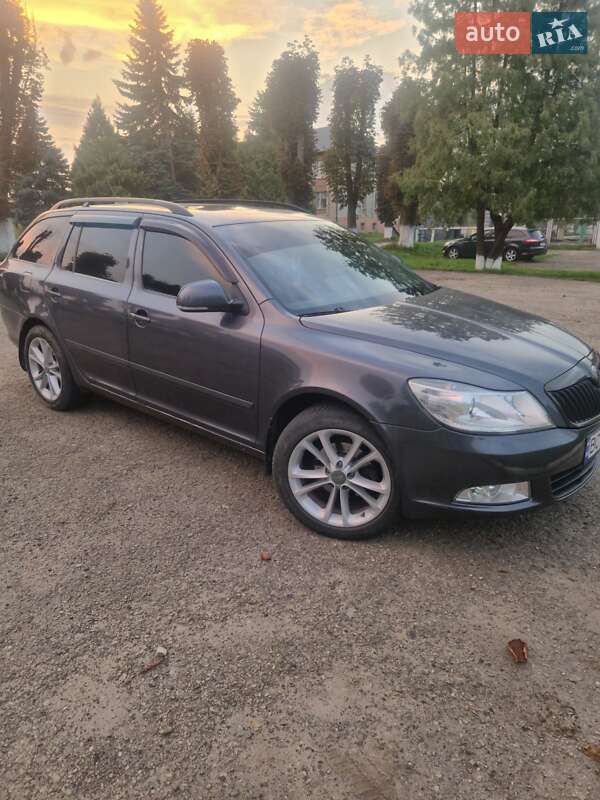 Универсал Skoda Octavia 2012 в Самборе
