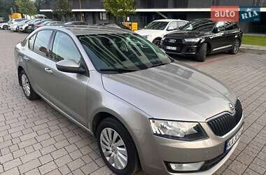 Ліфтбек Skoda Octavia 2015 в Львові