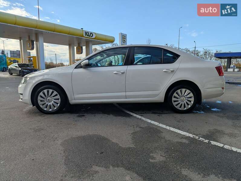 Лифтбек Skoda Octavia 2016 в Василькове фото Лифтбек Skoda Octavia 2016 в Василькове