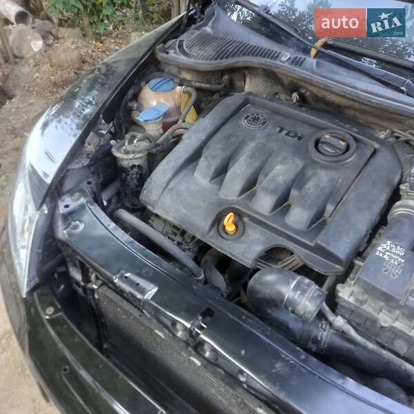 Лифтбек Skoda Octavia 2011 в Черновцах