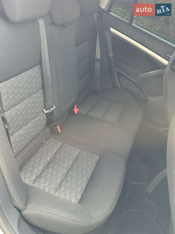 Универсал Skoda Octavia 2012 в Ровно