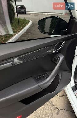 Універсал Skoda Octavia 2015 в  фото 23 Універсал Skoda Octavia 2015 в