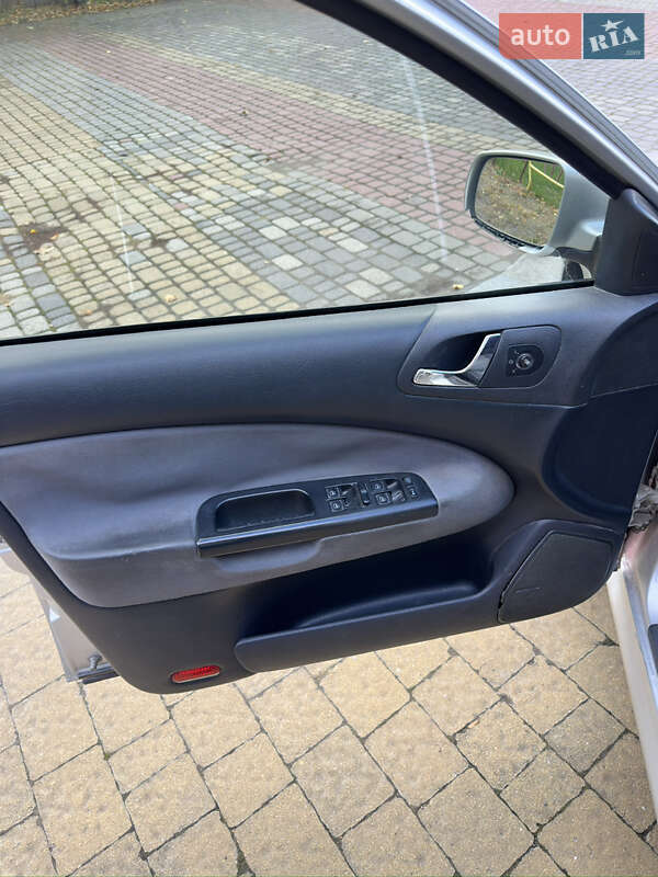 Універсал Skoda Octavia 2003 в Тернополі