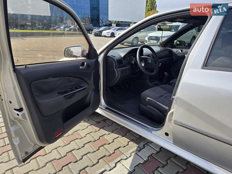 Лифтбек Skoda Octavia 2002 в Одессе фото 41 Лифтбек Skoda Octavia 2002 в Одессе