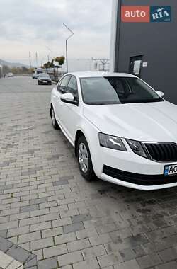 Ліфтбек Skoda Octavia 2020 в Хусті