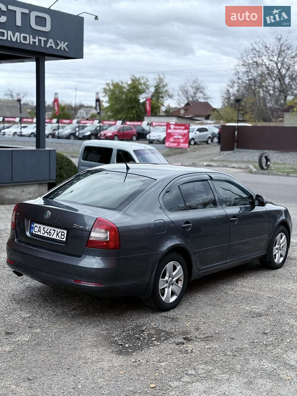 Ліфтбек Skoda Octavia 2010 в Смілі