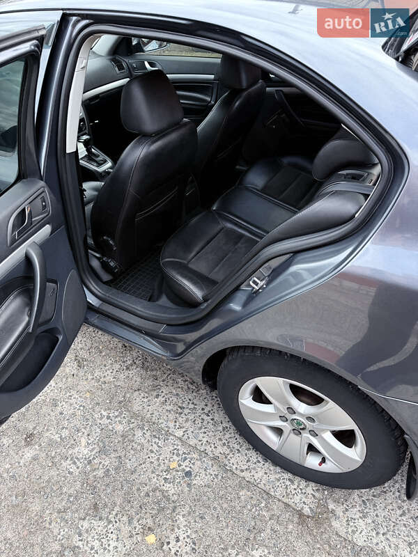 Ліфтбек Skoda Octavia 2010 в Смілі