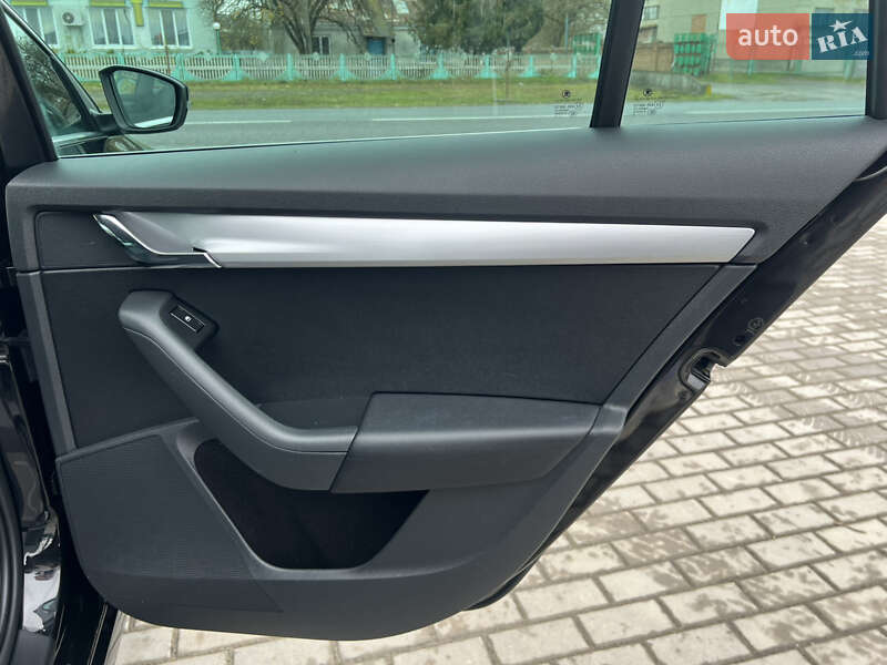 Универсал Skoda Octavia 2015 в Лопатине фото 24 Универсал Skoda Octavia 2015 в Лопатине