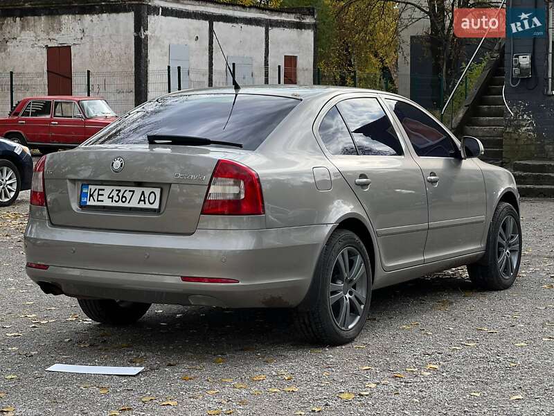 Лифтбек Skoda Octavia 2010 в Каменском