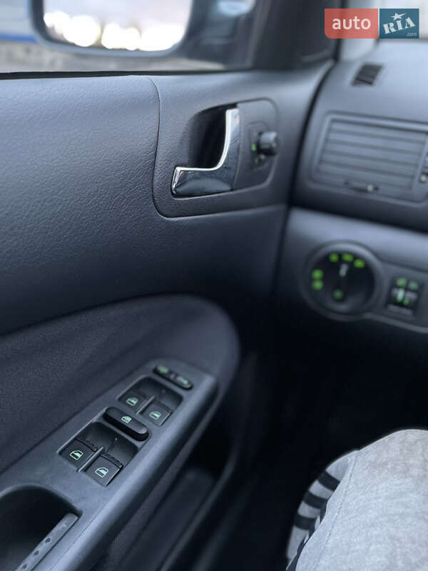 Универсал Skoda Octavia 2004 в Виннице