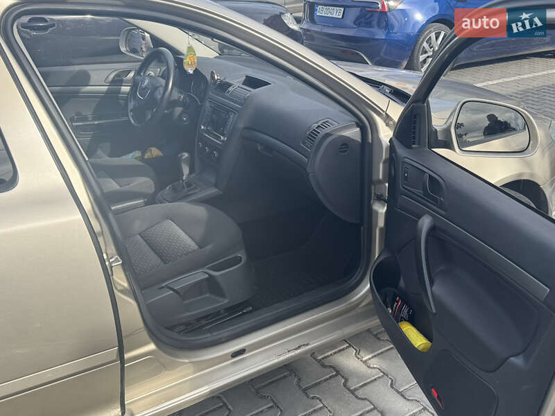 Лифтбек Skoda Octavia 2009 в Виннице