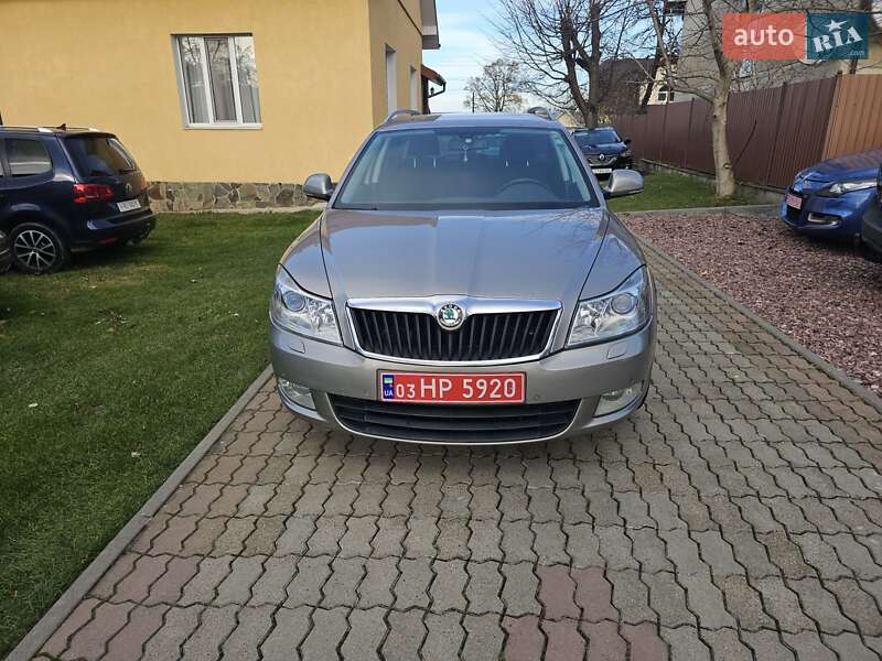Универсал Skoda Octavia 2012 в Стрые