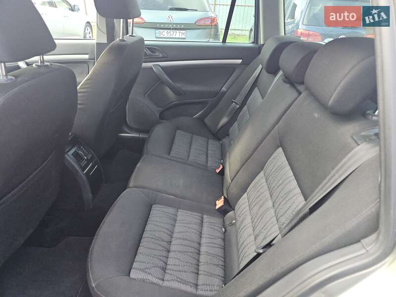 Универсал Skoda Octavia 2012 в Стрые