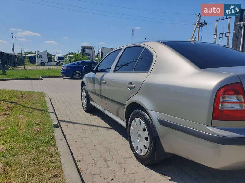 Лифтбек Skoda Octavia 2010 в Радехове фото 3 Лифтбек Skoda Octavia 2010 в Радехове