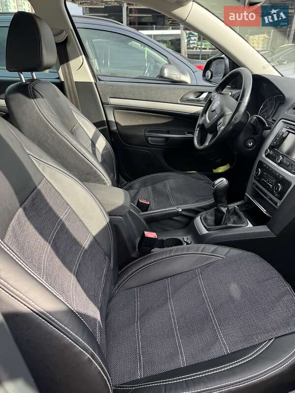 Универсал Skoda Octavia 2012 в Ивано-Франковске фото 17 Универсал Skoda Octavia 2012 в Ивано-Франковске