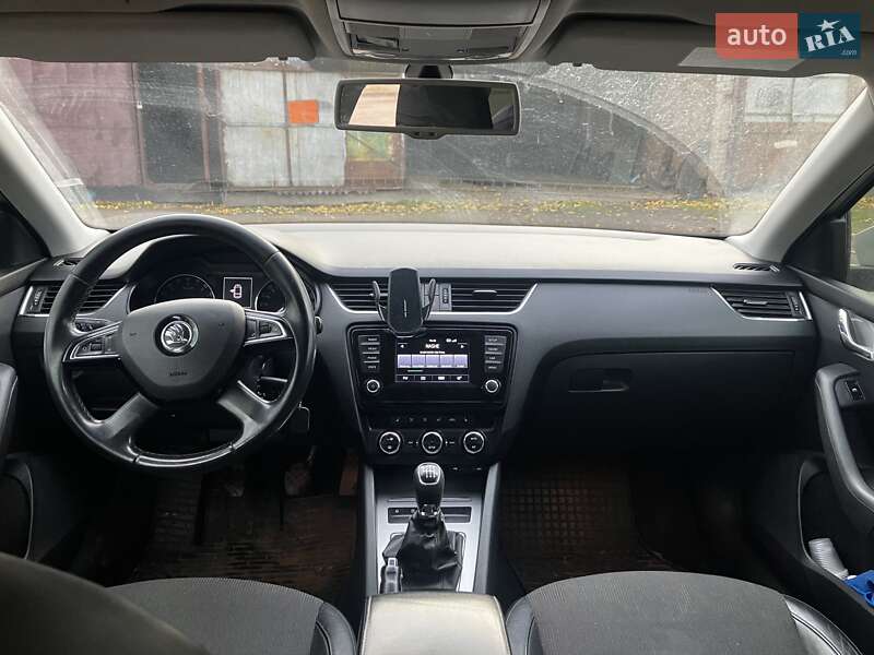 Універсал Skoda Octavia 2013 в Острозі